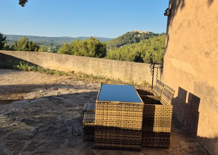 La Cadiere D\'Azur, Calme Et Bien Situe